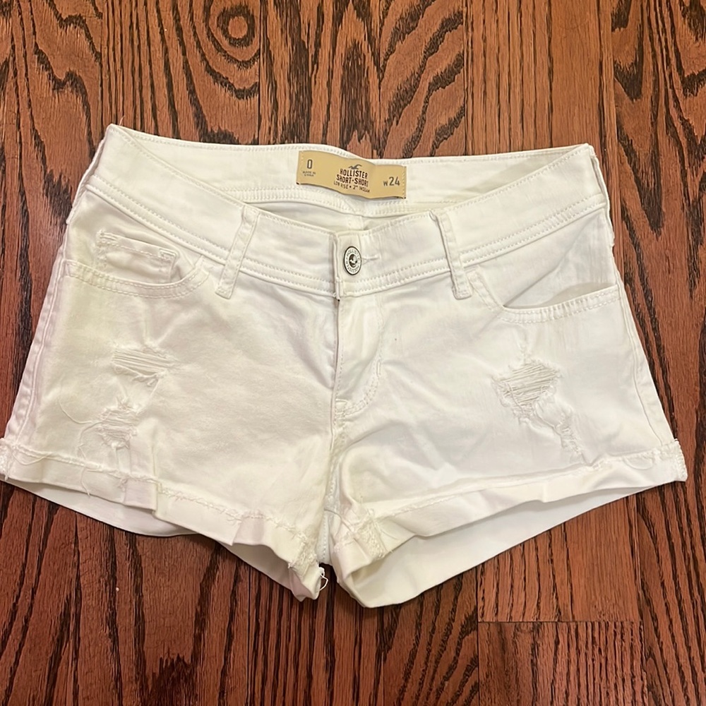 Women’s size 0 white Hollister jean shorts